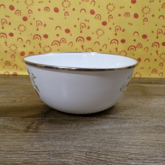 Enamel Mixing Bowl/Serving Bowl Strawberry Design 2 Qt - Picture 4 of 10